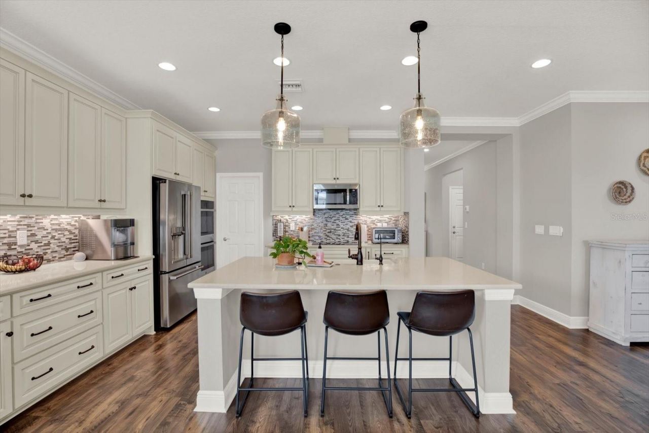 31601 Holton Court , Wesley Chapel, FL 33545 Photo