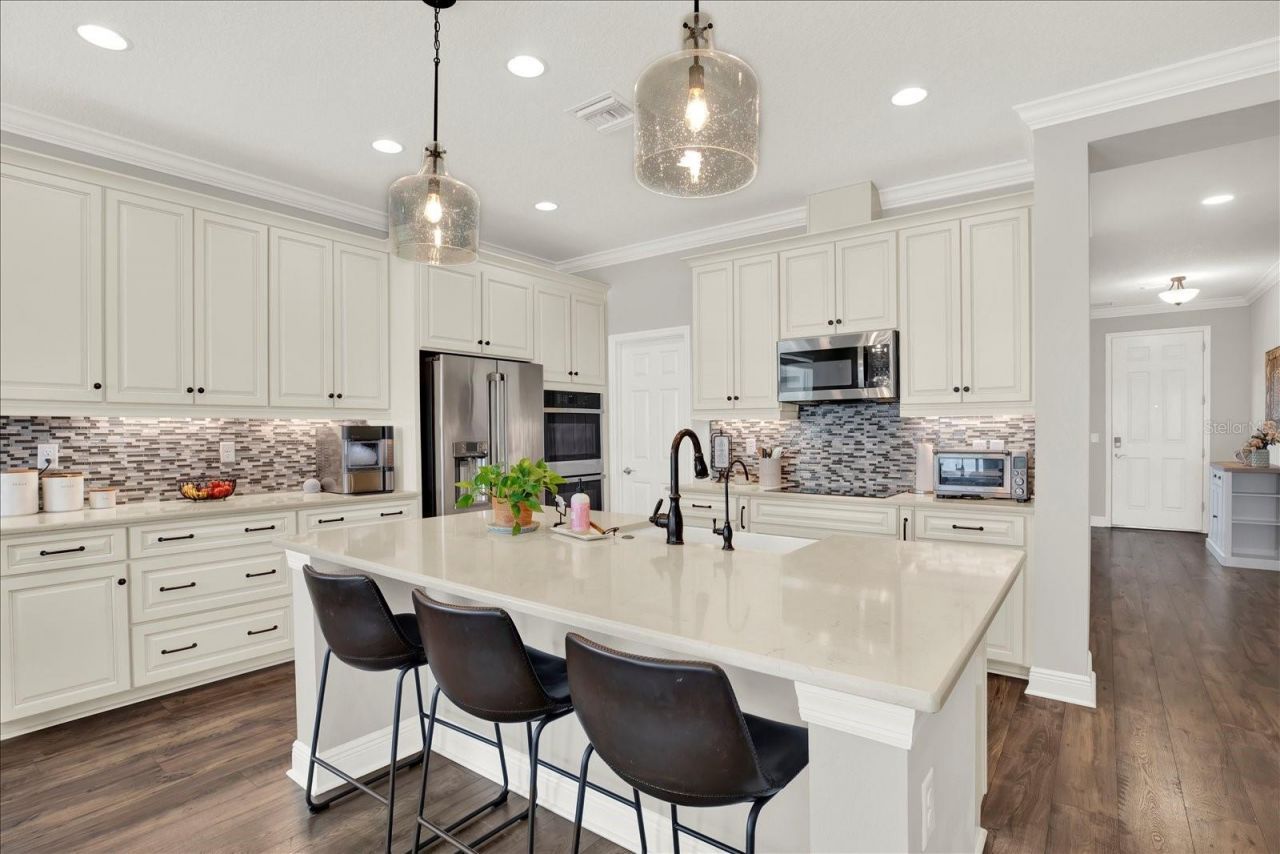31601 Holton Court , Wesley Chapel, FL 33545 Photo