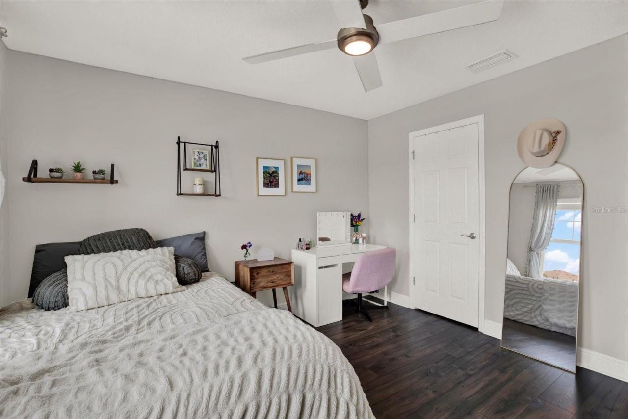 31601 Holton Court , Wesley Chapel, FL 33545 Photo