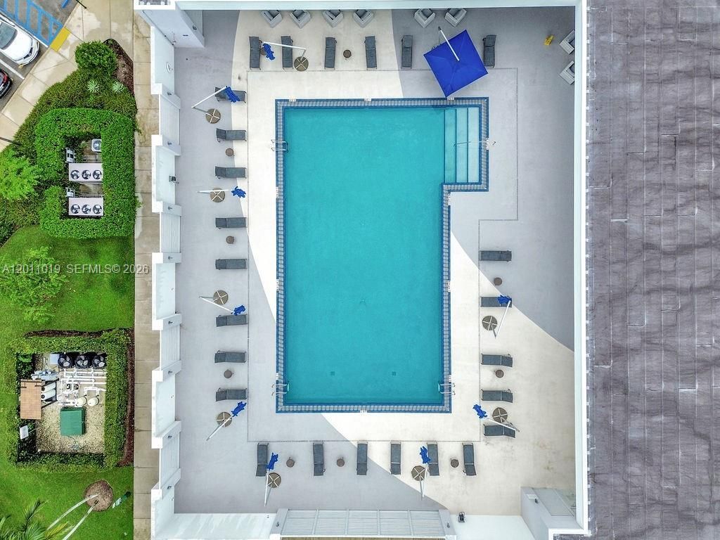 15051 Royal Oaks Ln , Unit 1605, North Miami, FL 33181 Photo