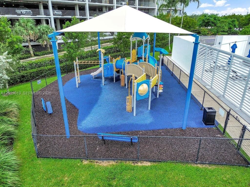15051 Royal Oaks Ln , Unit 1605, North Miami, FL 33181 Photo
