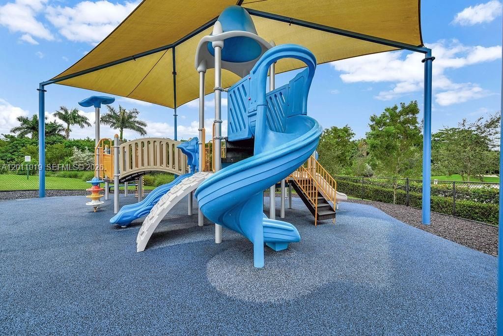 15051 Royal Oaks Ln , Unit 1605, North Miami, FL 33181 Photo