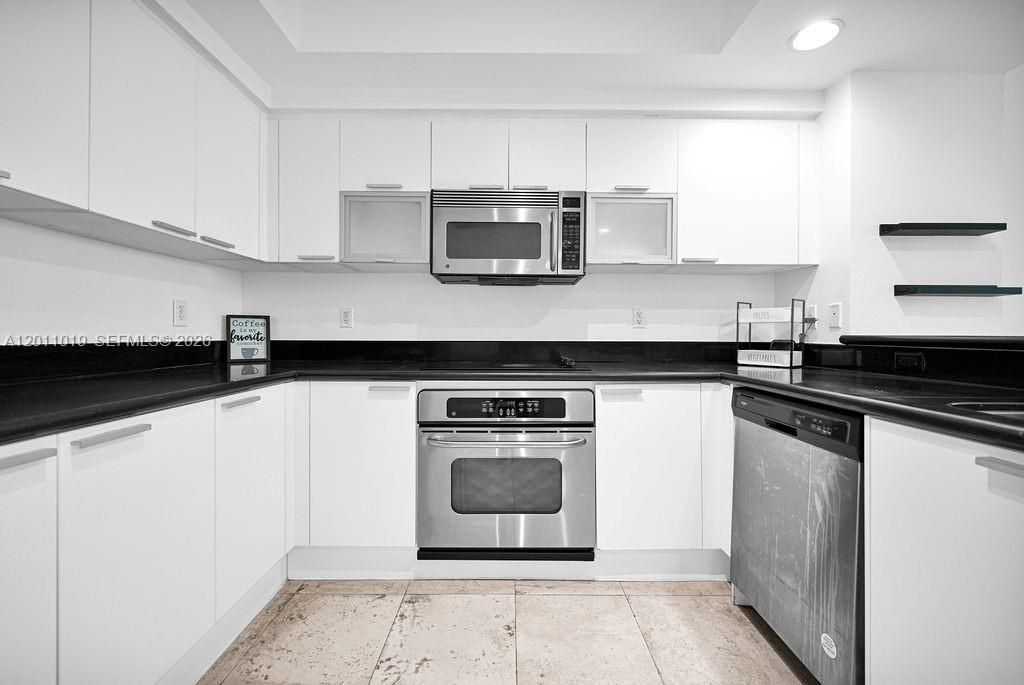 15051 Royal Oaks Ln , Unit 1605, North Miami, FL 33181 Photo