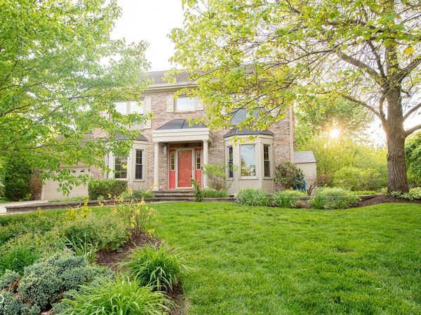 610 Danbury Drive, Zionsville, IN 46077