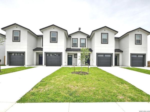 8407 Via Pisa, San Antonio, TX 78227