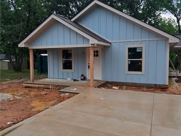 2132 4th Street E, Tuscaloosa, AL 35404