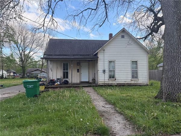 411 W Adams Street, Butler, MO 64730