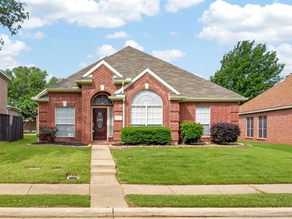 824 High Meadow Court, Lewisville, TX 75077