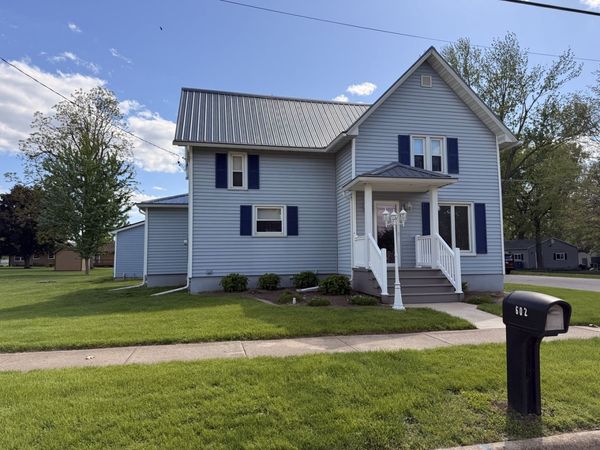 602 E High Street , Hennepin, IL 61327