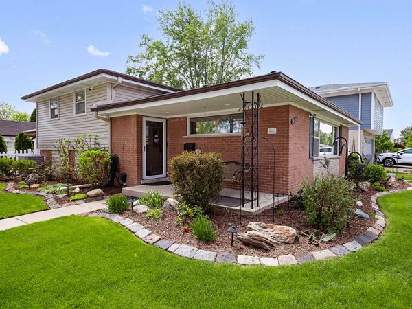 9101 27th Street, Brookfield, IL 60513