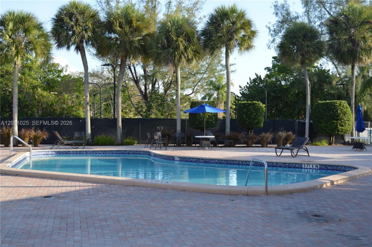3932 Estepona Ave , Unit 7D5, Doral, FL 33178 Photo