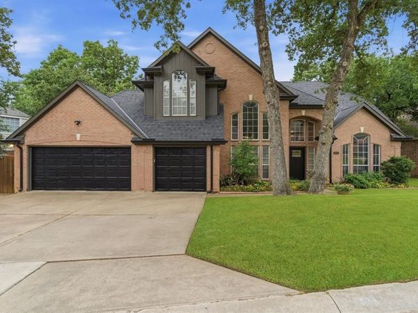 803 Woodside Court , Highland Village, TX 75077