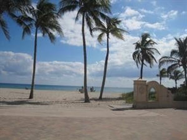 326 Harrison Street, Unit 103a, Hollywood, FL 33019