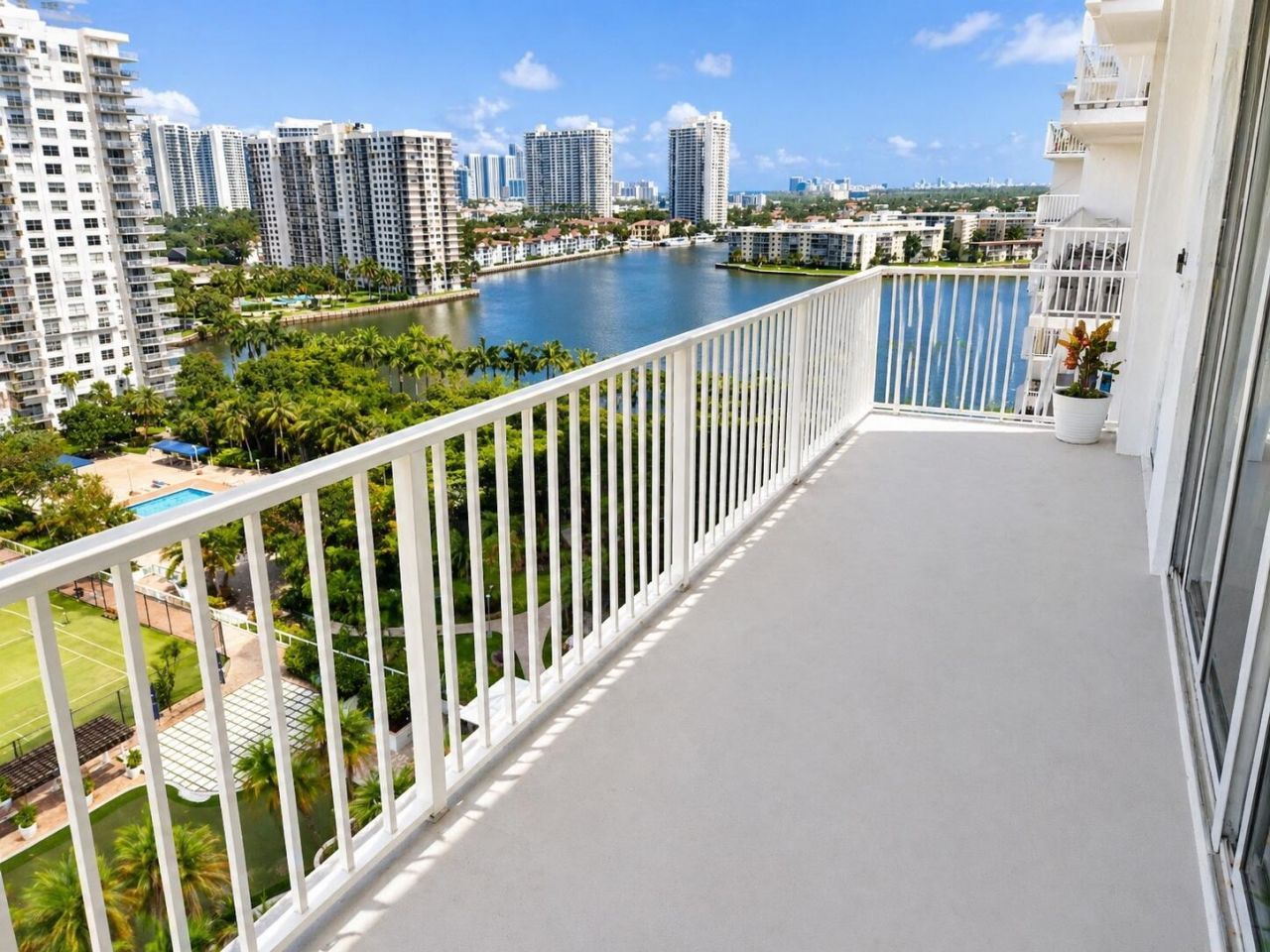 2801 NE 183rd Street, Unit 1502w, Aventura, FL 33160 Photo