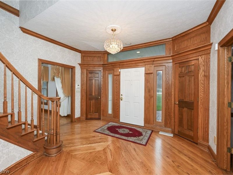 545 San Pier Drive, Akron, OH 44333 Photo 2