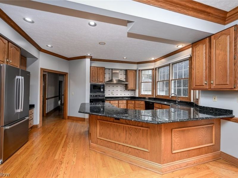 545 San Pier Drive, Akron, OH 44333 Photo 8