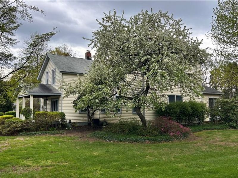 8772 Lake Shore Boulevard, Mentor, OH 44060 Photo 2