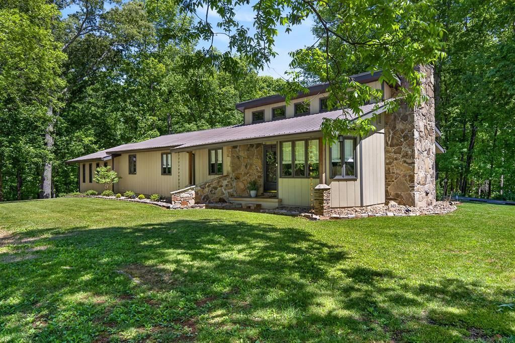 143 Griffintown Rd Sparta, TN 38583
