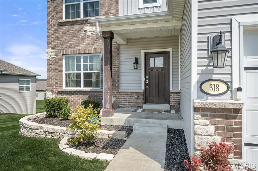 318 Regents Park Avenue, Wentzville, MO 63385 Main Photo