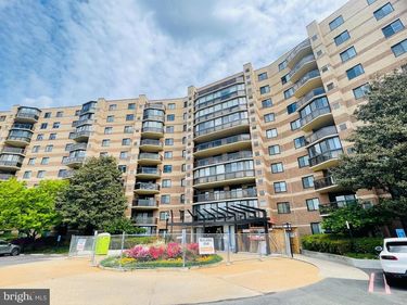 8340 GREENSBORO DRIVE, Unit 220, MCLEAN, VA 22102