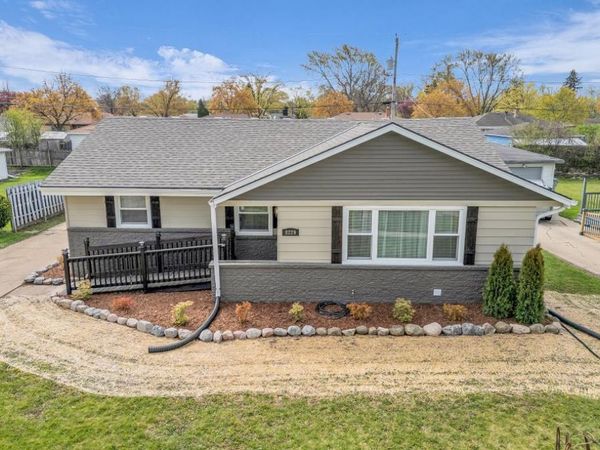 8229 Green Tree ROAD, Milwaukee, WI 53223