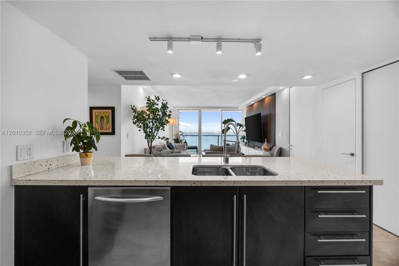 665 NE 25th St, Unit 1503, Miami, FL 33137 Photo