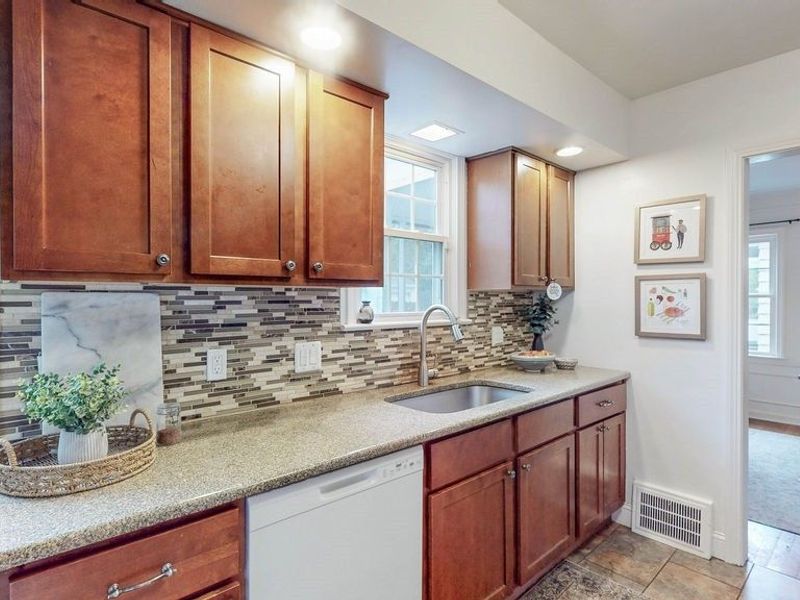 1155 Brentwood Road , Cleveland Heights, OH 44121 Photo 10