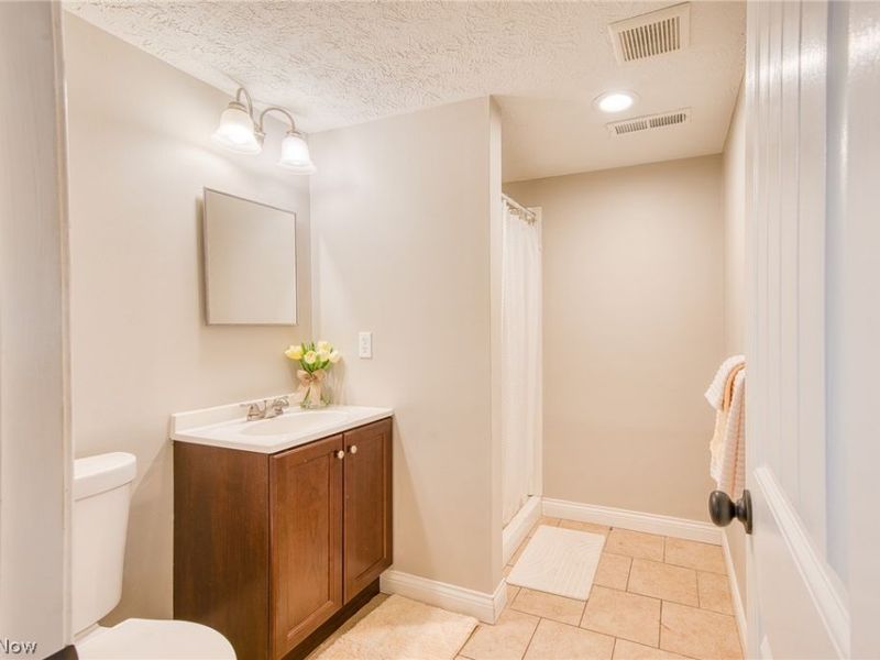 6483 Carter Boulevard, Mentor, OH 44060 Photo 33