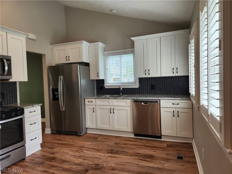 6483 Carter Boulevard, Mentor, OH 44060 Photo 4