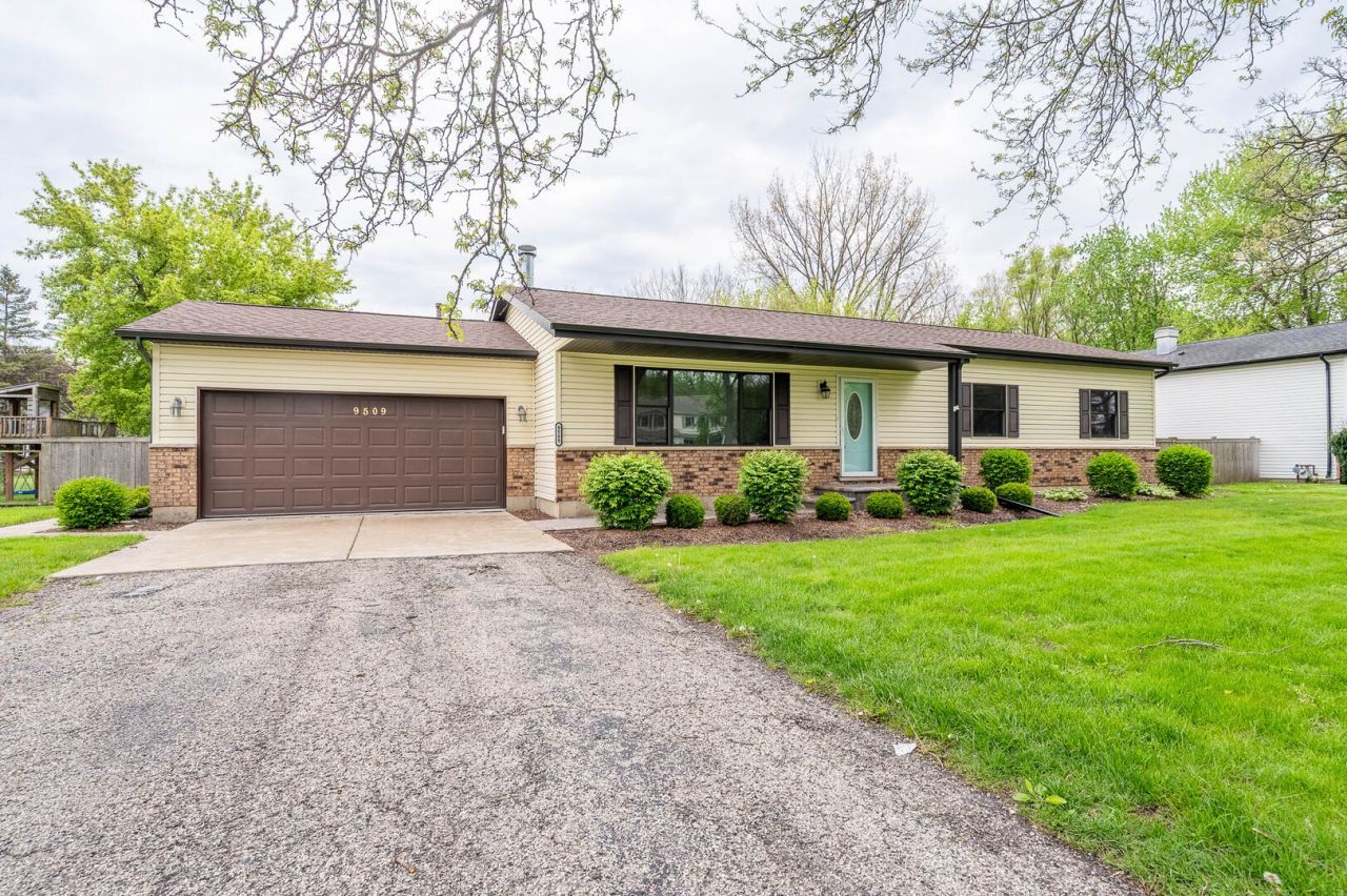 9509 Ballard Road, Crystal Lake, IL 60014 Main Photo
