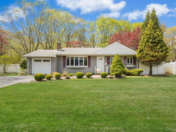 34 Oxbow Road , Patchogue, NY 11772