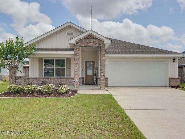 6562 Eastland Circle, Biloxi, MS 39532