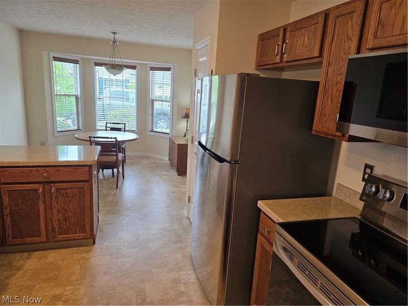 136 Haydens Arbor , Elyria, OH 44035 Photo 5