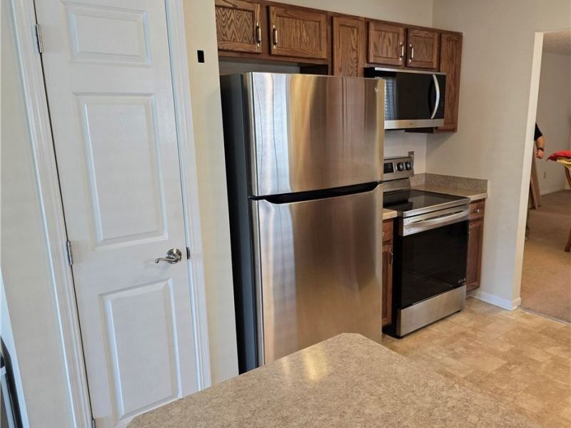 136 Haydens Arbor , Elyria, OH 44035 Photo 6