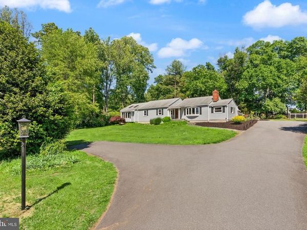815 SENECA ROAD, GREAT FALLS, VA 22066