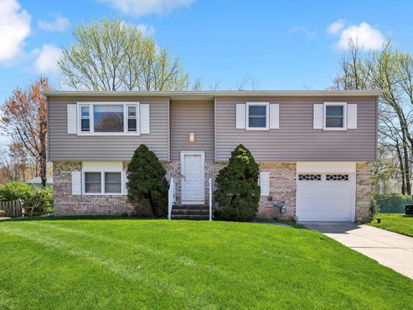 399 GREEN LANE, EWING, NJ 08638