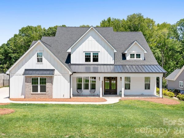 137 Streamside Estates Drive, Mooresville, NC 28117