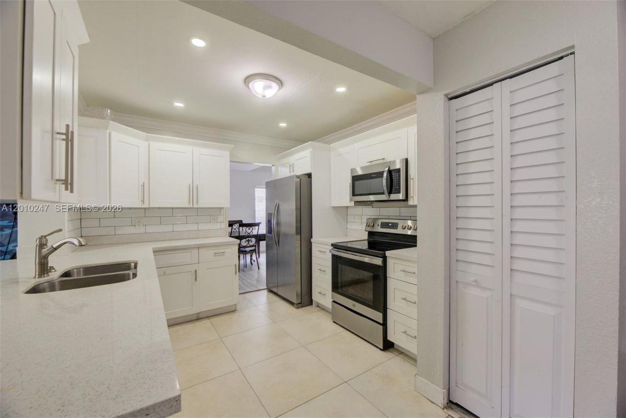 7454 NW 48th Pl , Lauderhill, FL 33319 Photo