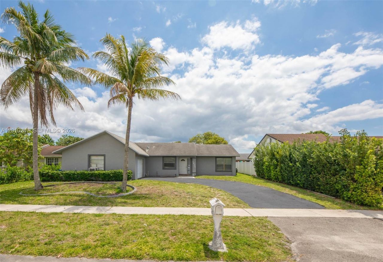 7454 NW 48th Pl , Lauderhill, FL 33319 Photo