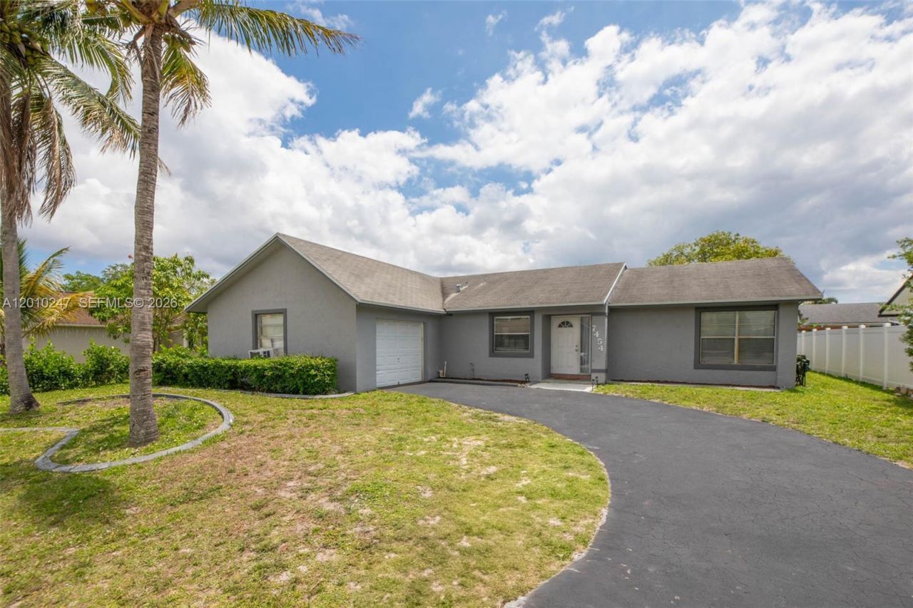 7454 NW 48th Pl , Lauderhill, FL 33319 Photo