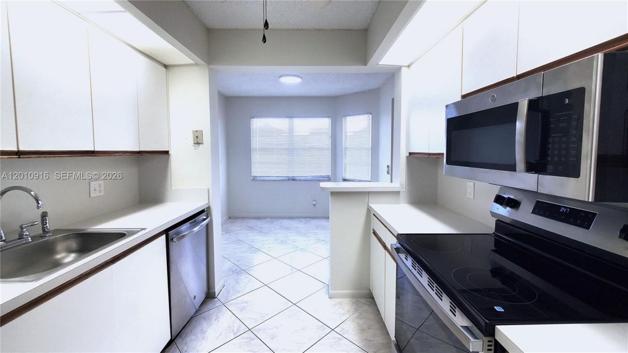 901 SW 128th Ave , Unit 311E, Pembroke Pines, FL 33027 Photo
