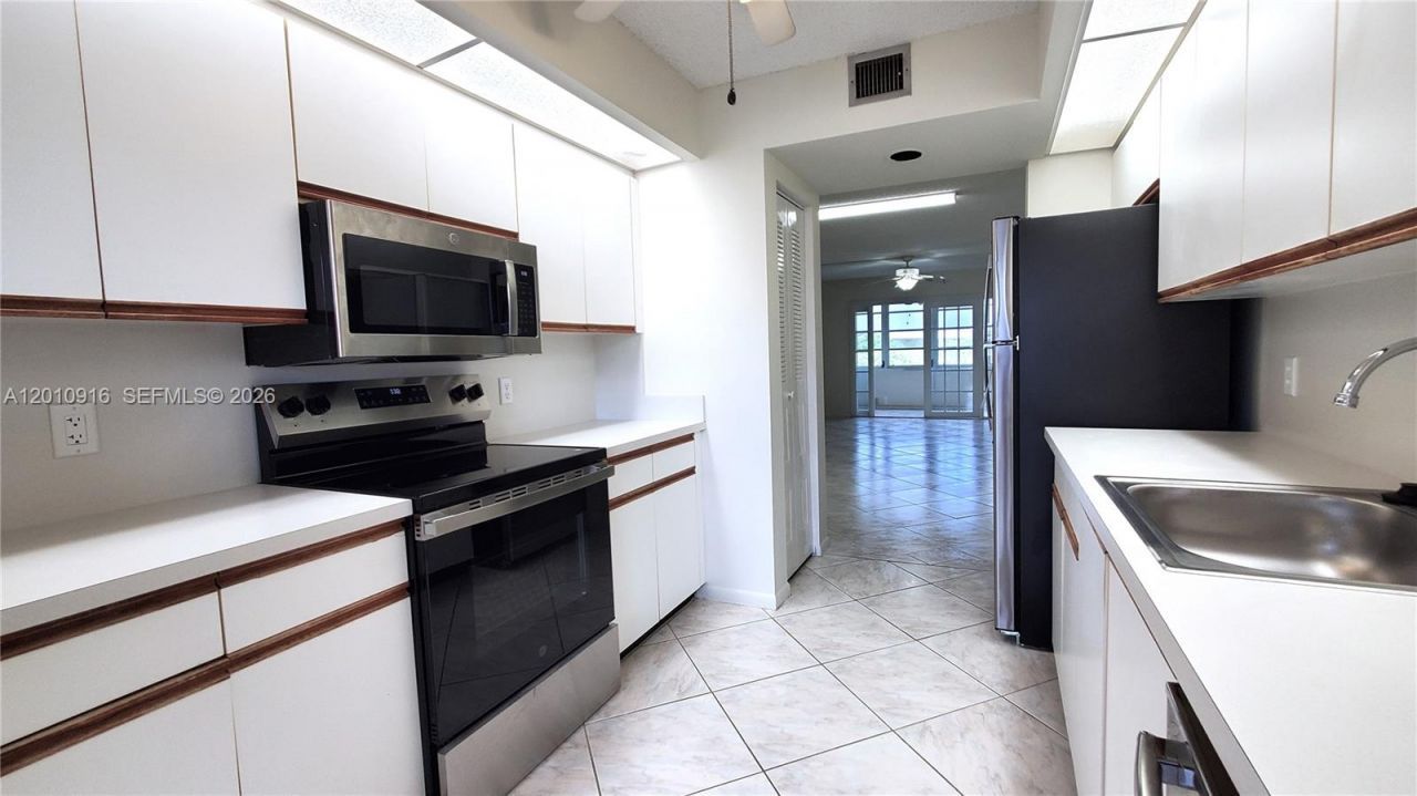 901 SW 128th Ave , Unit 311E, Pembroke Pines, FL 33027 Photo