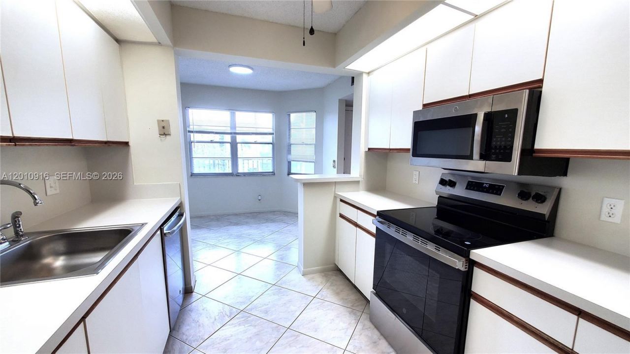901 SW 128th Ave , Unit 311E, Pembroke Pines, FL 33027 Photo