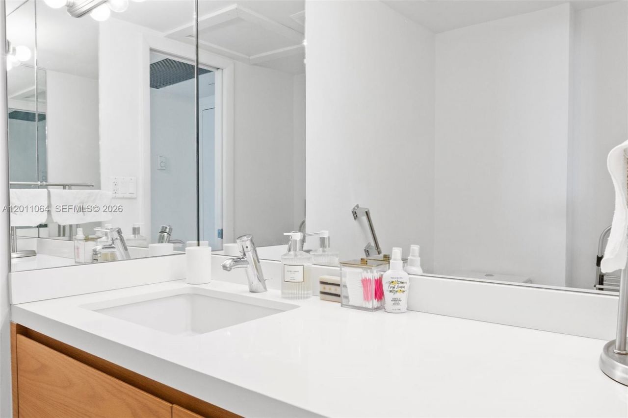 2301 Collins Ave , Unit 504, Miami Beach, FL 33139 Photo