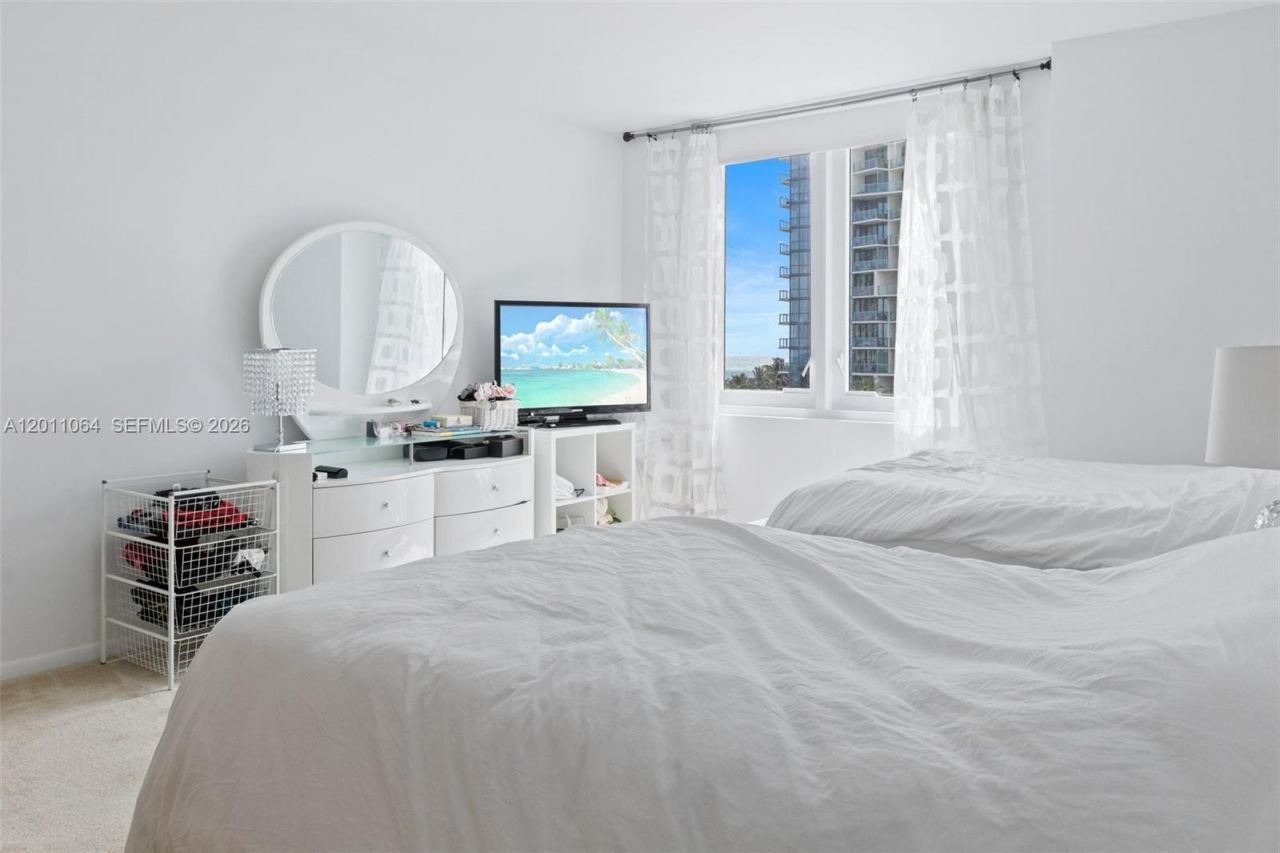 2301 Collins Ave , Unit 504, Miami Beach, FL 33139 Photo