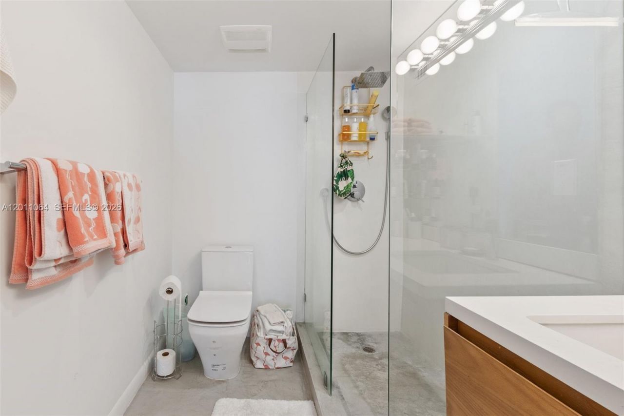 2301 Collins Ave , Unit 504, Miami Beach, FL 33139 Photo