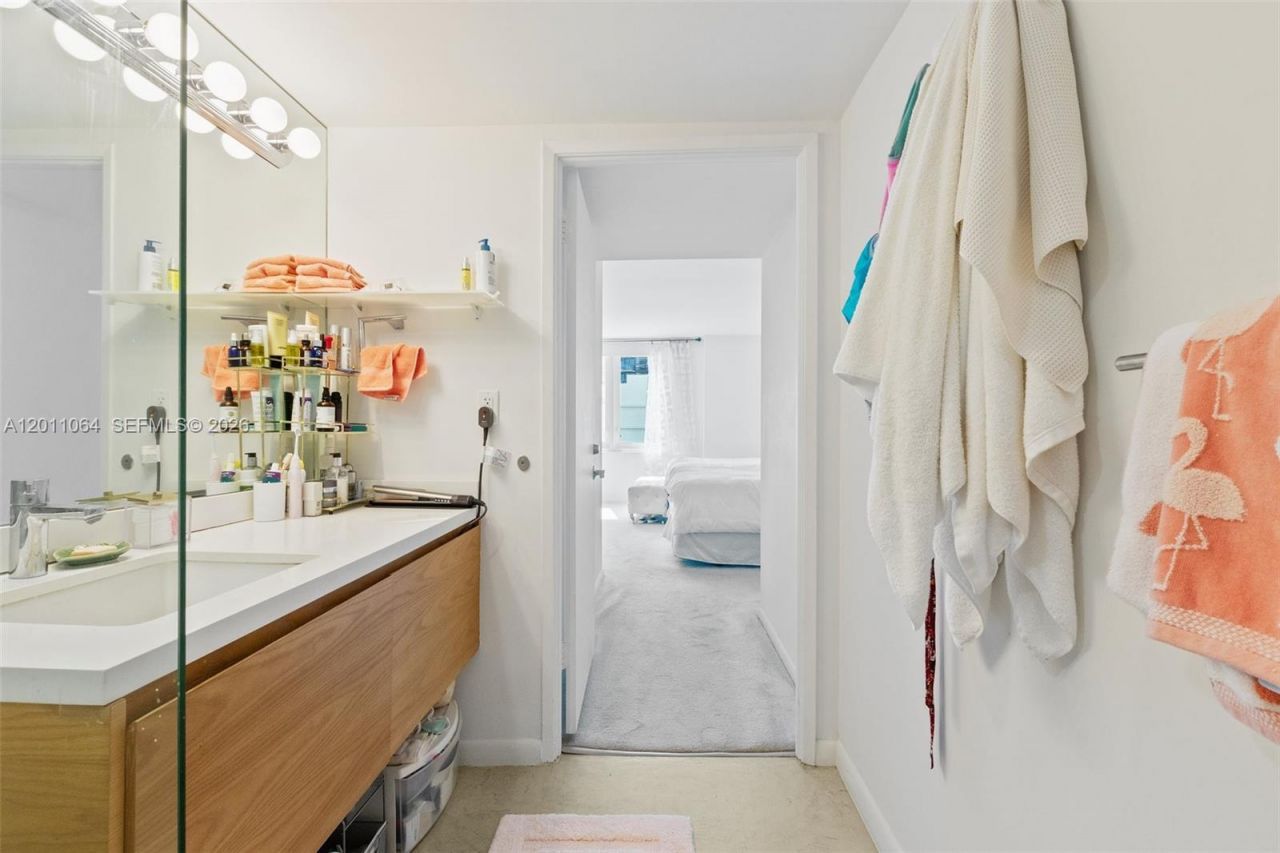 2301 Collins Ave , Unit 504, Miami Beach, FL 33139 Photo