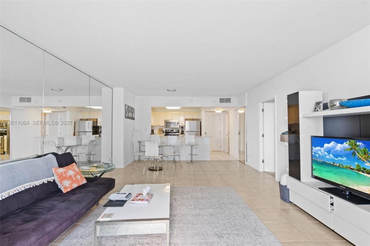2301 Collins Ave , Unit 504, Miami Beach, FL 33139 Photo