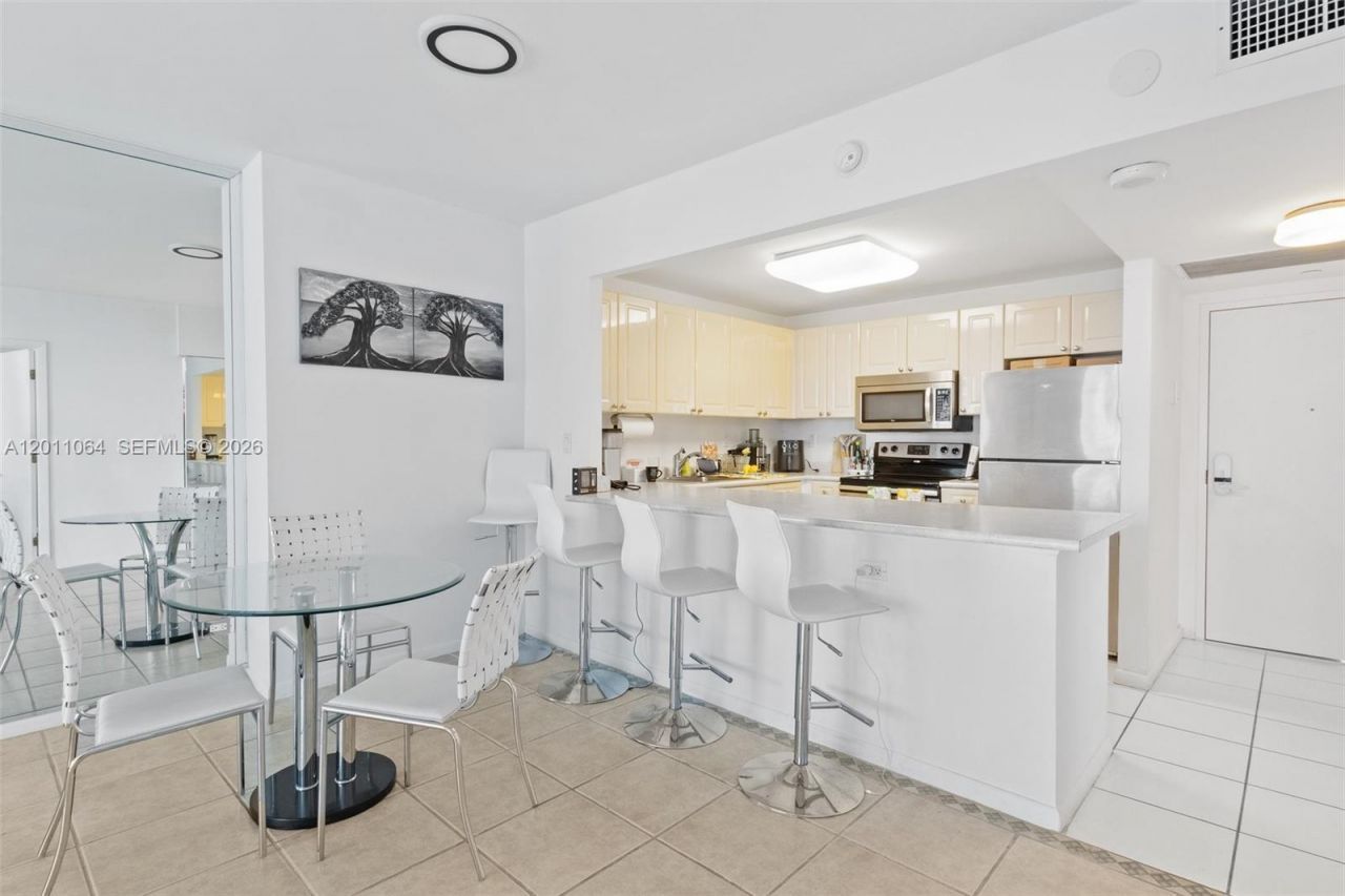 2301 Collins Ave , Unit 504, Miami Beach, FL 33139 Photo