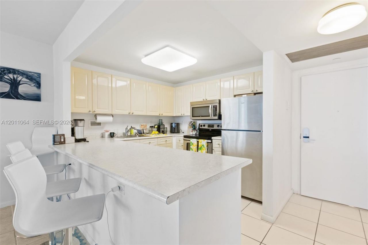 2301 Collins Ave , Unit 504, Miami Beach, FL 33139 Photo